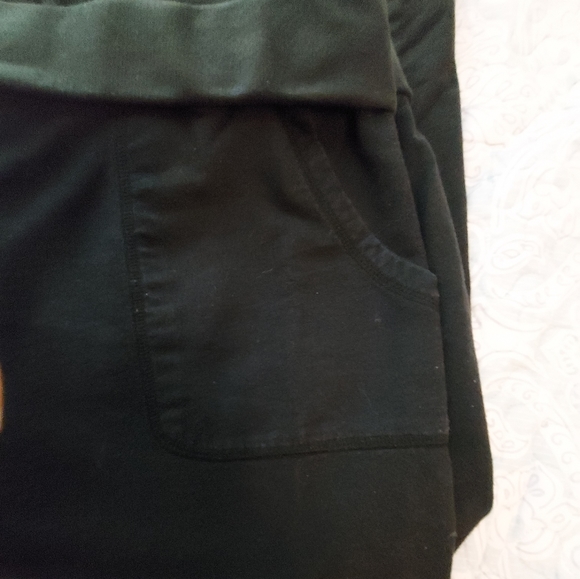 3/$30 Lane Bryant Capri casual pant 18/20W Black - Picture 4 of 4